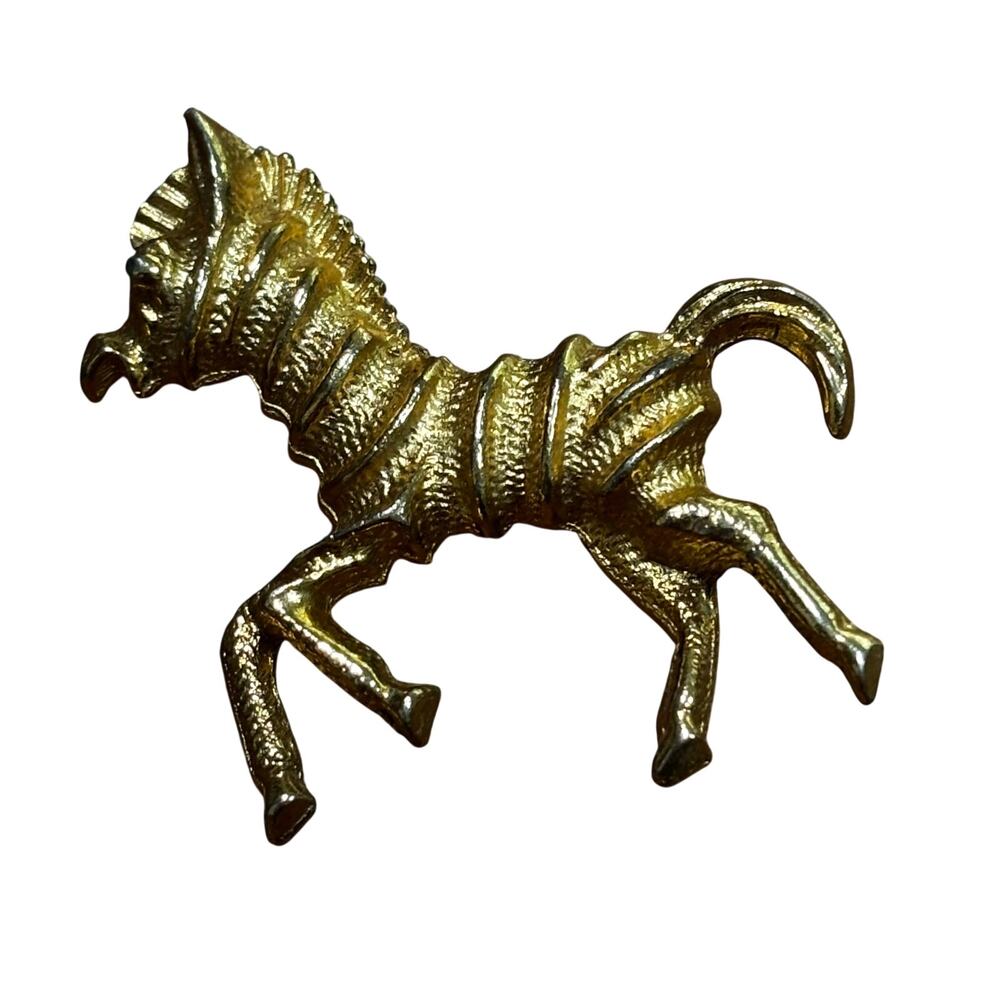 Vintage mid century fashion brooch horse zebra textured dimensional goldtone pin